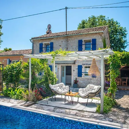 Casa Oliva By Kompas